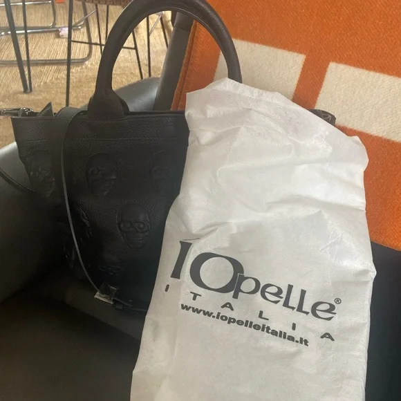 NEW Iopelle Italia Embossed Skull Leather Tote Crossbody Bag - Picture 2 of 5